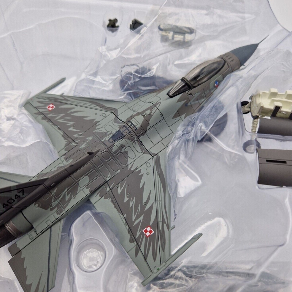 Hobby Master 1:72 Lockheed F - 16C Raven, 100TH Anniversary, Polish Air Force HA3886 - Hobby Master