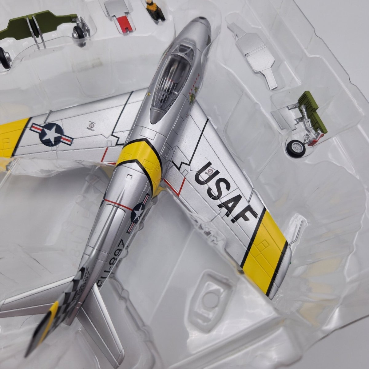 Hobby Master 1:72 North American F - 86F Sabre "The Huff" S Korea Diecast HA4301 - Hobby Master