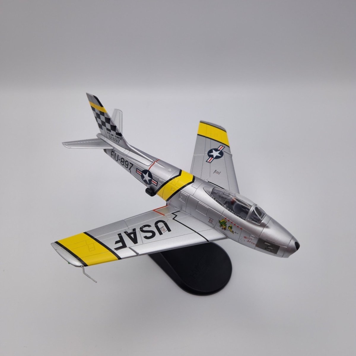 Hobby Master 1:72 North American F - 86F Sabre "The Huff" S Korea Diecast HA4301 - Hobby Master
