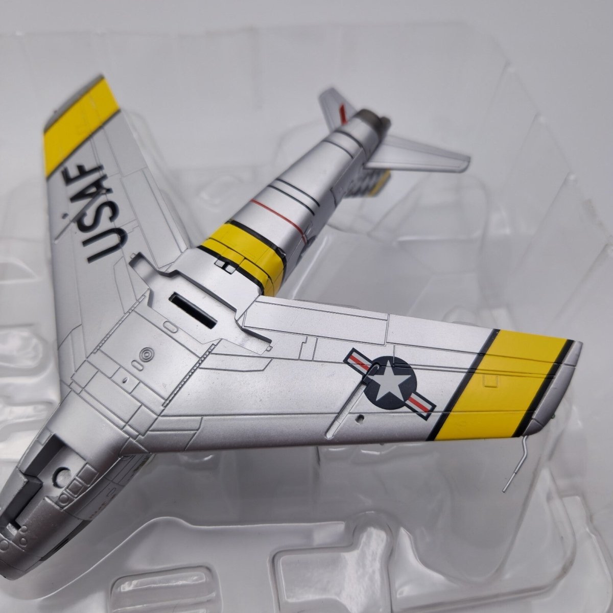 Hobby Master 1:72 North American F - 86F Sabre "The Huff" S Korea Diecast HA4301 - Hobby Master