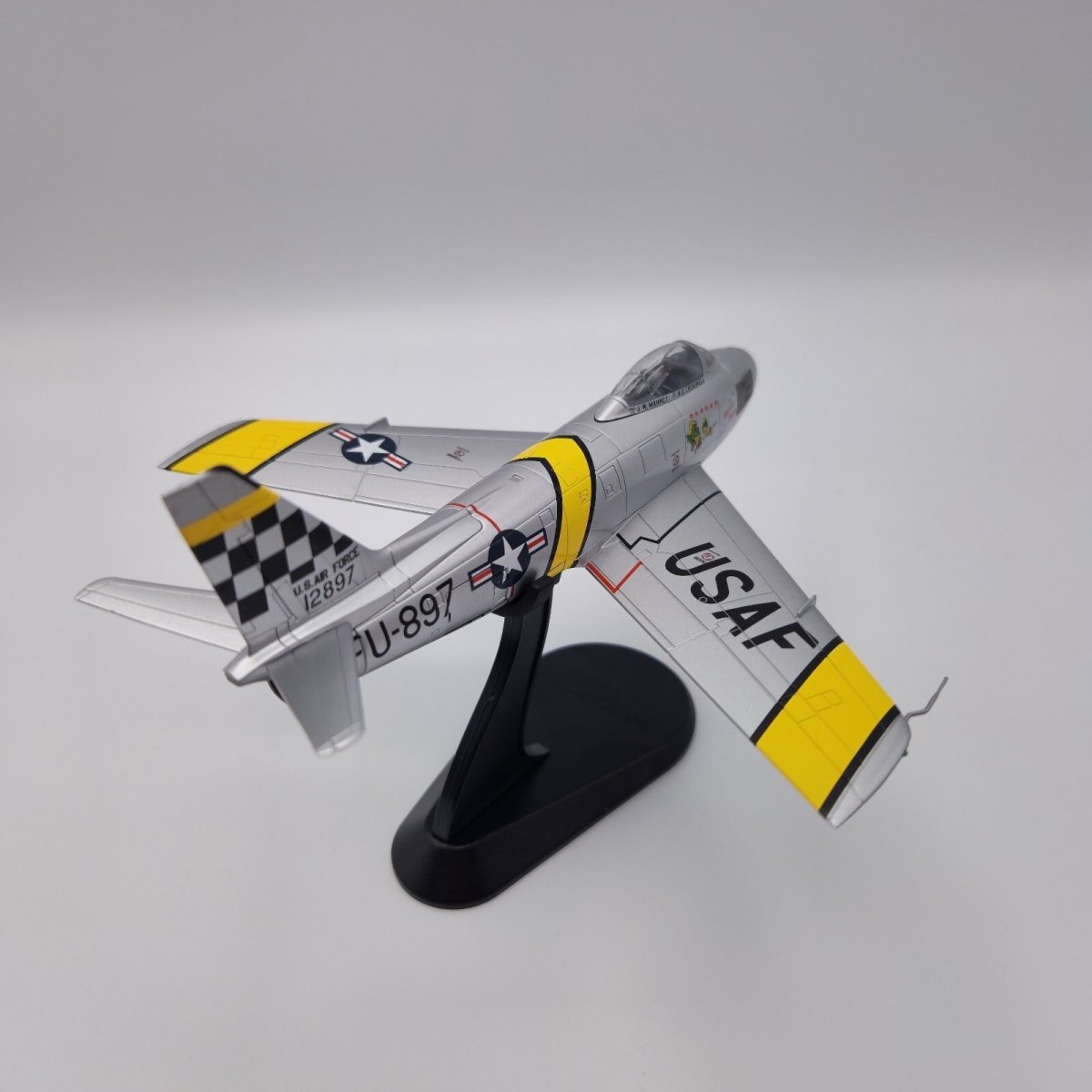 Hobby Master 1:72 North American F - 86F Sabre "The Huff" S Korea Diecast HA4301 - Hobby Master