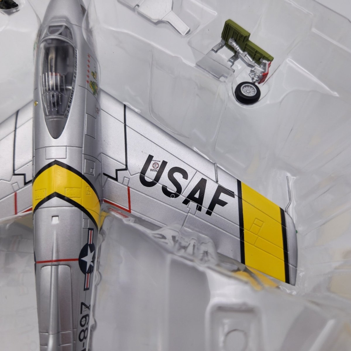 Hobby Master 1:72 North American F - 86F Sabre "The Huff" S Korea Diecast HA4301 - Hobby Master