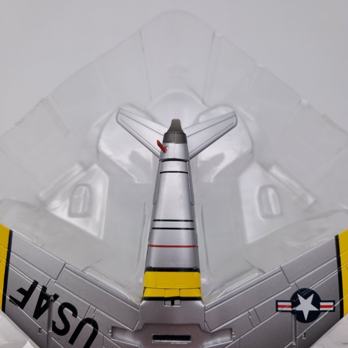 Hobby Master 1:72 North American F - 86F Sabre "The Huff" S Korea Diecast HA4301 - Hobby Master