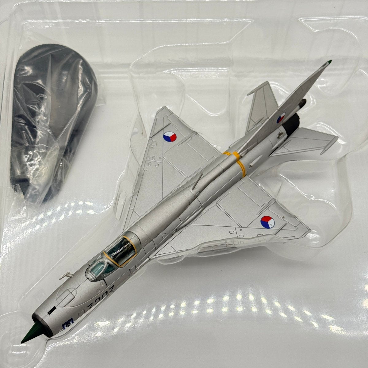 Hobby Master HA0186 1:72 MiG - 21PFM Fishbed Black 7207 Czechoslovakia 1991 - Hobby Master