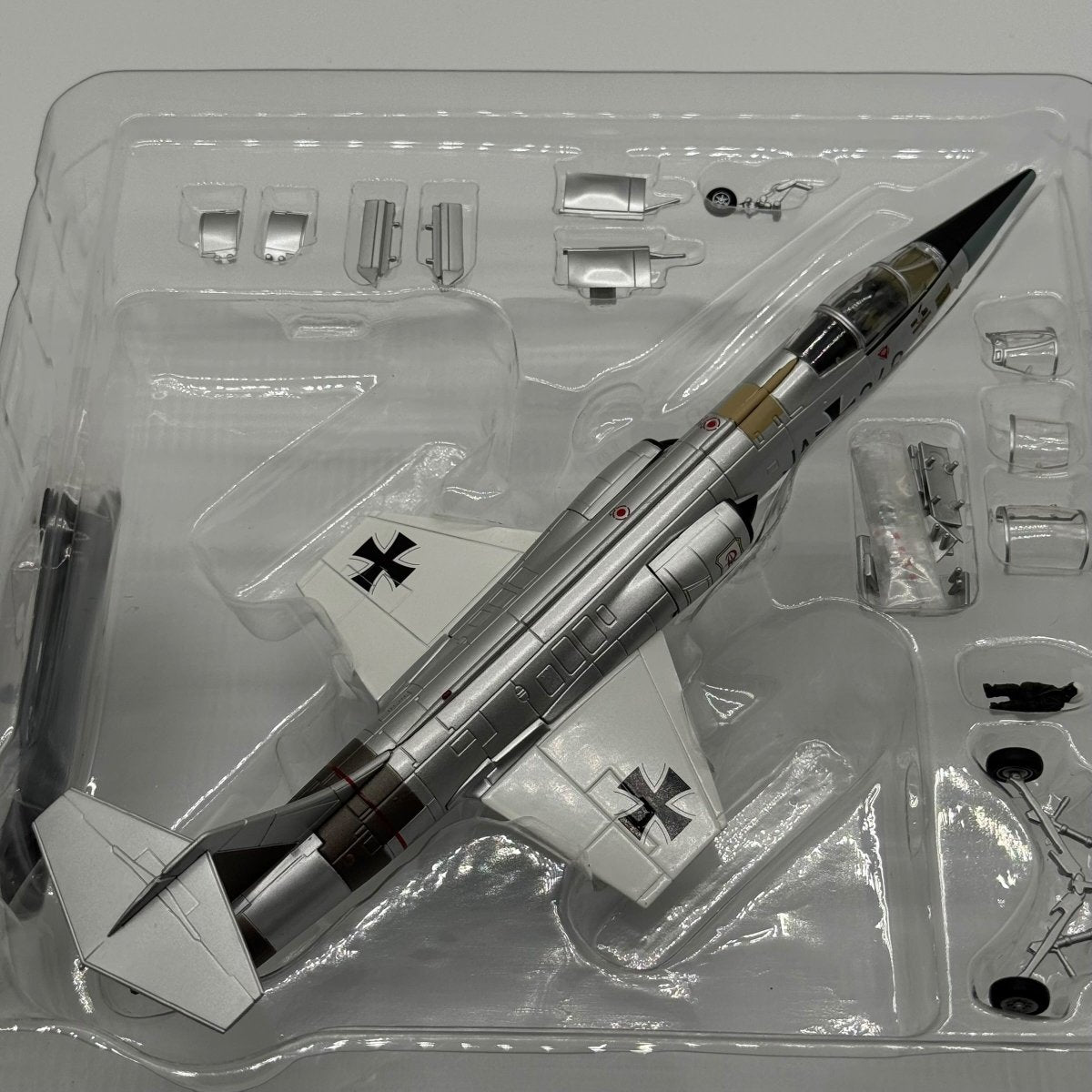 Hobby Master HA1043 1:72 Lockheed F - 104G Starfighter JA+240 JG 71 1965 - Hobby Master