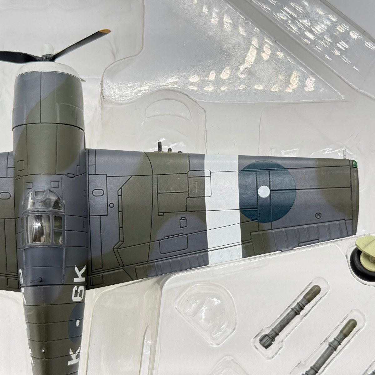Hobby Master HA1102 1:72 Grumman F6F Hellcat Royal Navy Fleet Air Arm No.804 NAS 1945 - Hobby Master