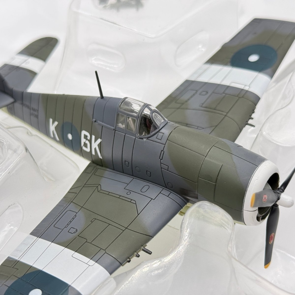 Hobby Master HA1102 1:72 Grumman F6F Hellcat Royal Navy Fleet Air Arm No.804 NAS 1945 - Hobby Master