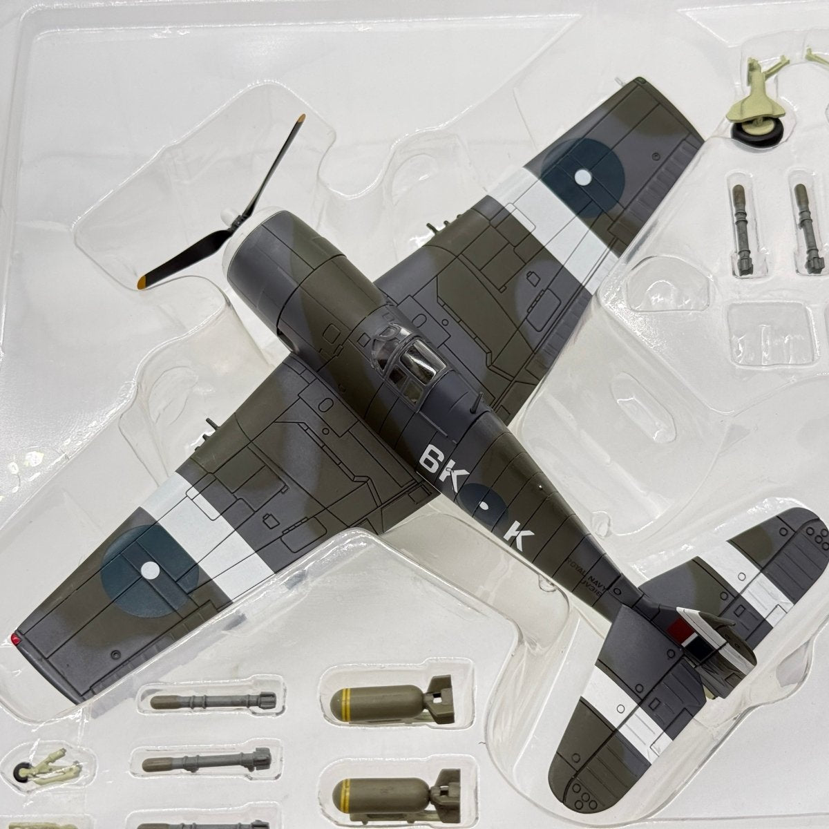 Hobby Master HA1102 1:72 Grumman F6F Hellcat Royal Navy Fleet Air Arm No.804 NAS 1945 - Hobby Master