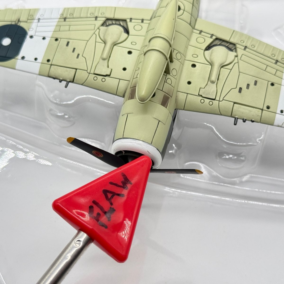 Hobby Master HA1102 1:72 Grumman F6F Hellcat Royal Navy Fleet Air Arm No.804 NAS 1945 - Hobby Master