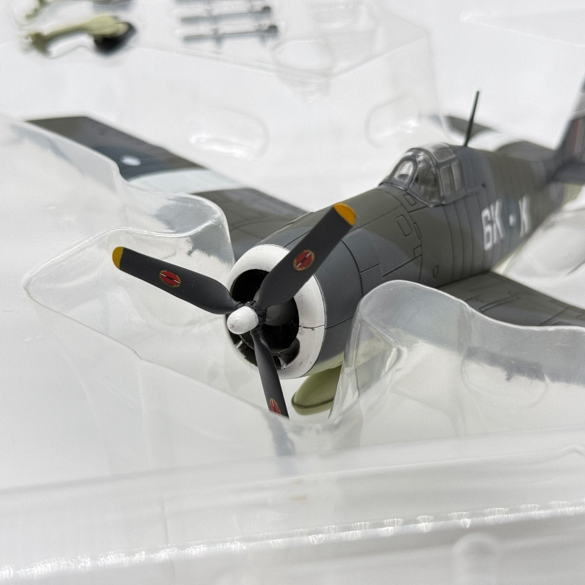 Hobby Master HA1102 1:72 Grumman F6F Hellcat Royal Navy Fleet Air Arm No.804 NAS 1945 - Hobby Master