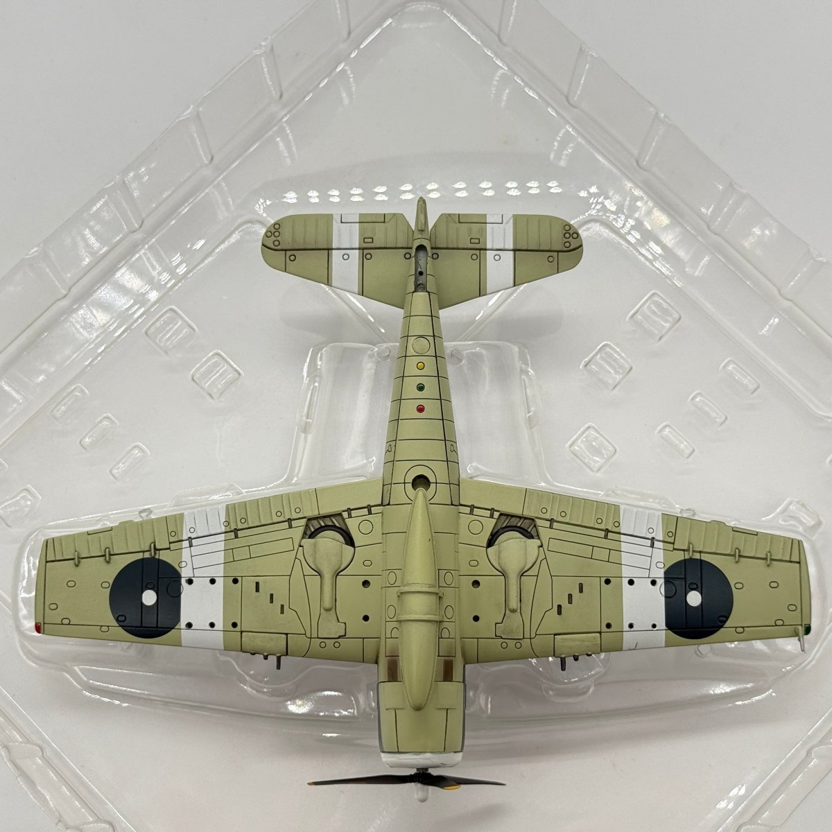 Hobby Master HA1102 1:72 Grumman F6F Hellcat Royal Navy Fleet Air Arm No.804 NAS 1945 - Hobby Master