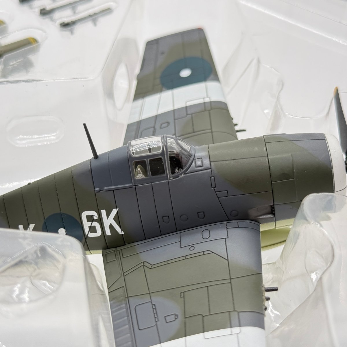 Hobby Master HA1102 1:72 Grumman F6F Hellcat Royal Navy Fleet Air Arm No.804 NAS 1945 - Hobby Master