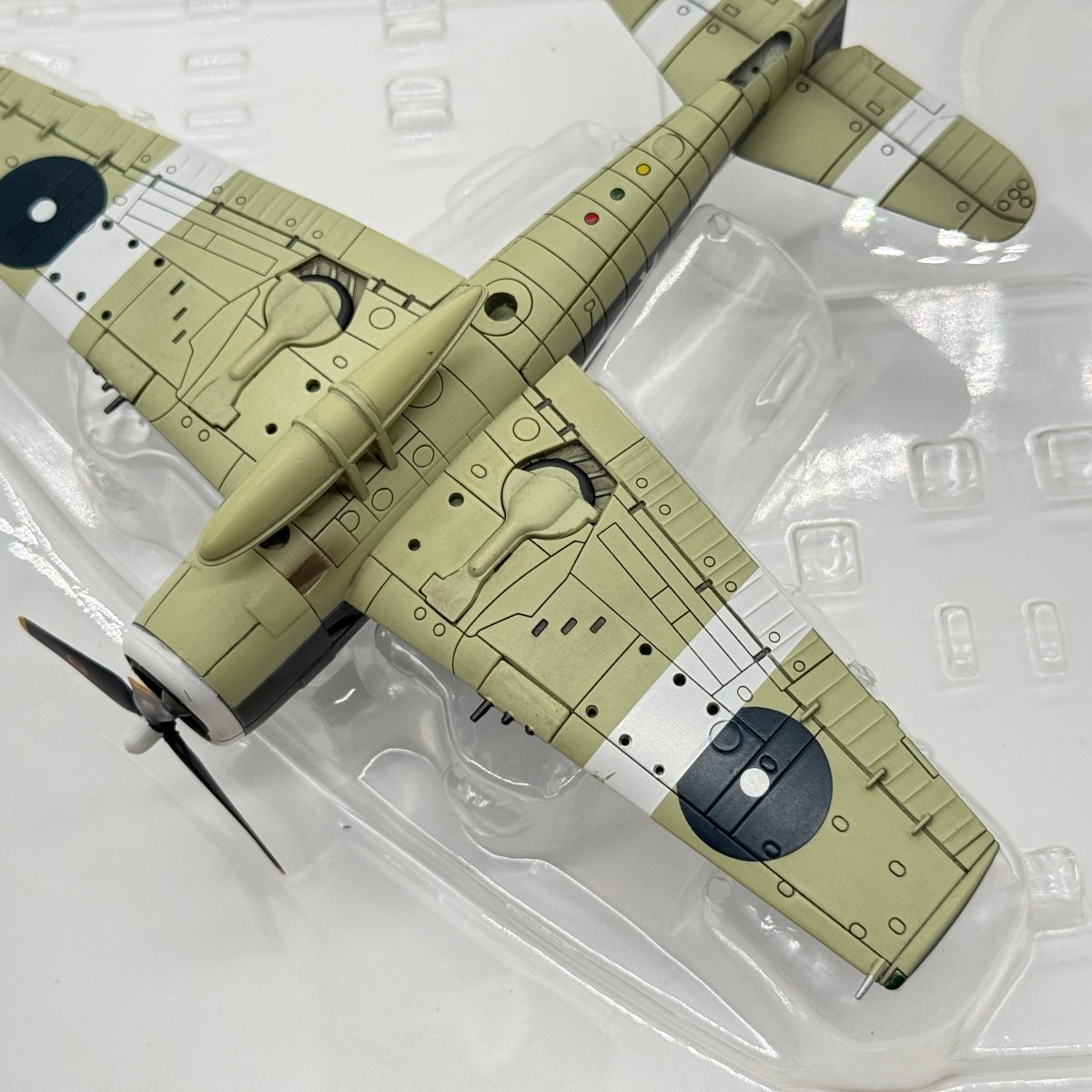 Hobby Master HA1102 1:72 Grumman F6F Hellcat Royal Navy Fleet Air Arm No.804 NAS 1945 - Hobby Master