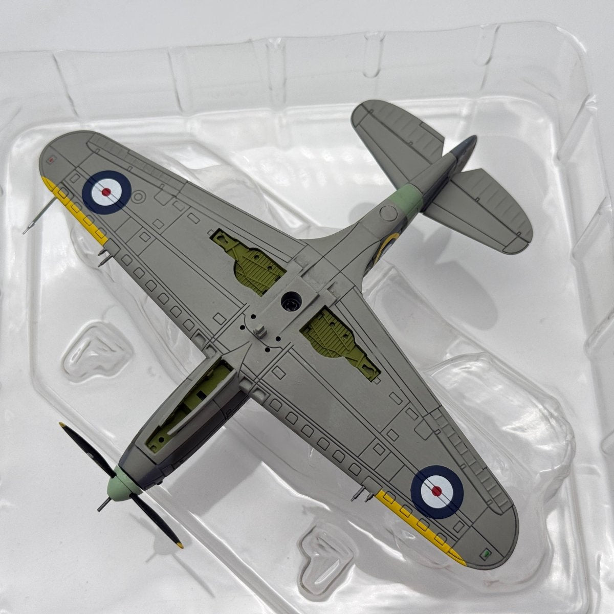 Hobby Master HA1703 1:72 Bell P-39 Mk I Airacobra AH601 601 Sqn Duxford 1941 - Hobby Master