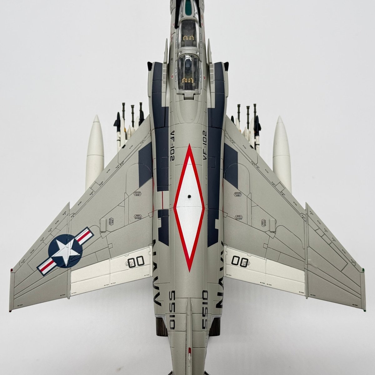 Hobby Master HA19006 1:72 McDonnell Douglas F-4J Phantom II US Navy VF-102 Diamondbacks AG100 USS Independence 1976 - Hobby Master