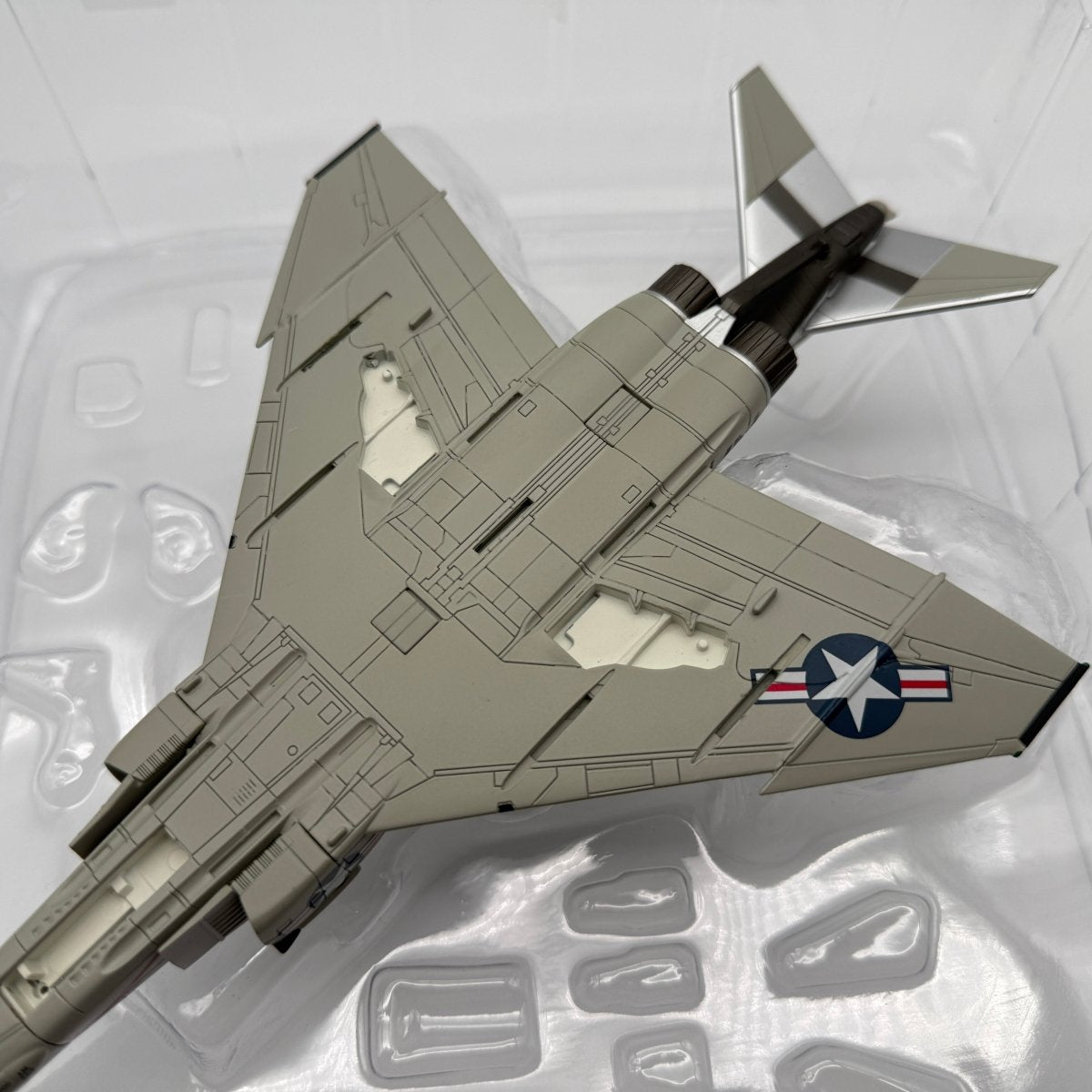 Hobby Master HA19008 1:72 F - 4J Phantom II USN VF - 74 Be - Devilers AA201 - Hobby Master