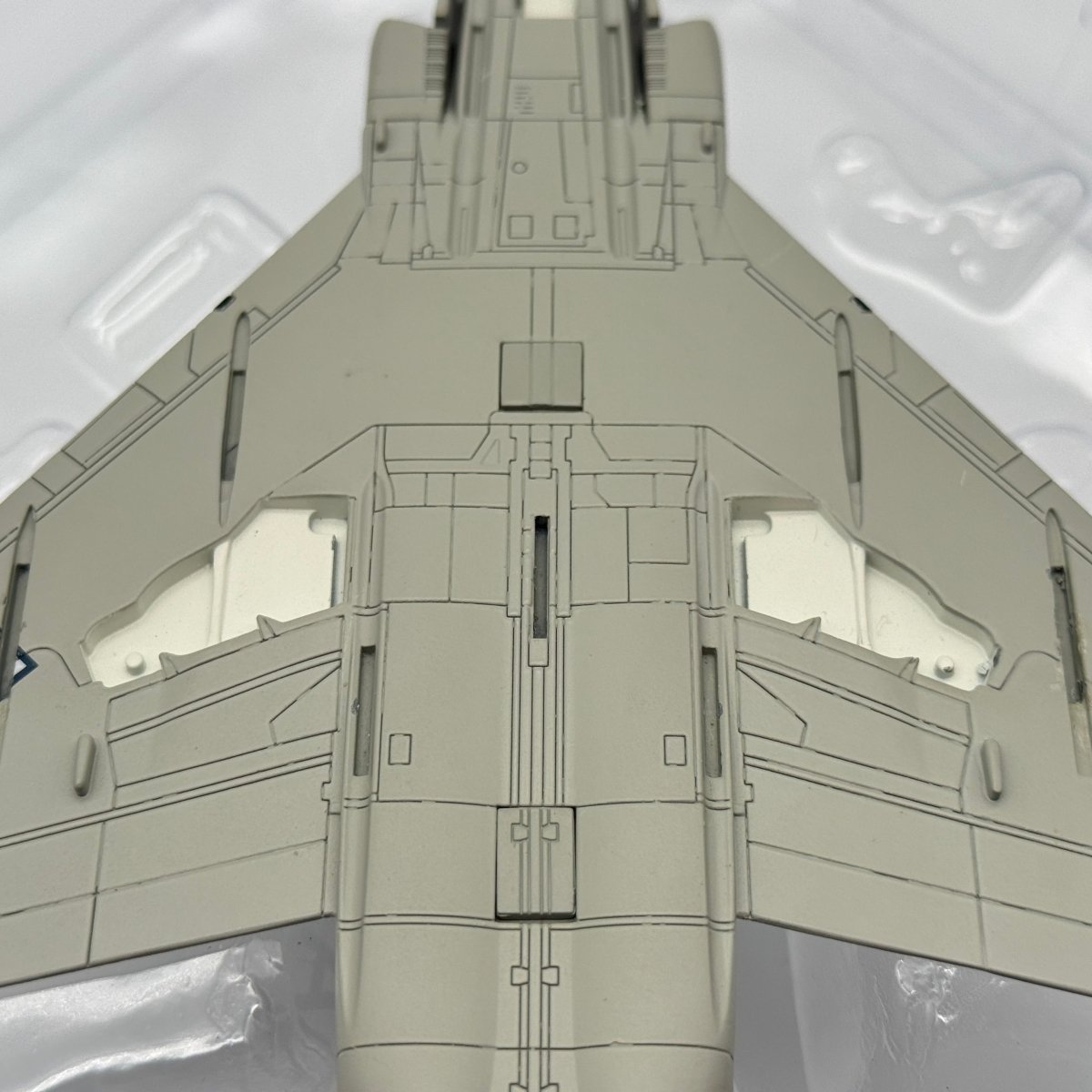 Hobby Master HA19008 1:72 F - 4J Phantom II USN VF - 74 Be - Devilers AA201 - Hobby Master