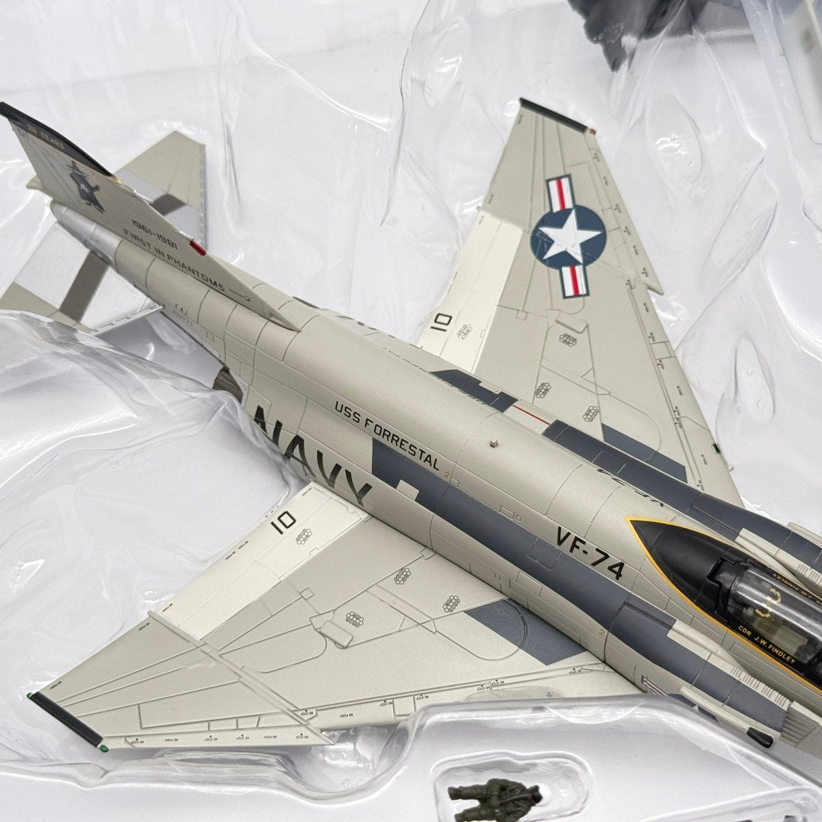 Hobby Master HA19008 1:72 F - 4J Phantom II USN VF - 74 Be - Devilers AA201 - Hobby Master