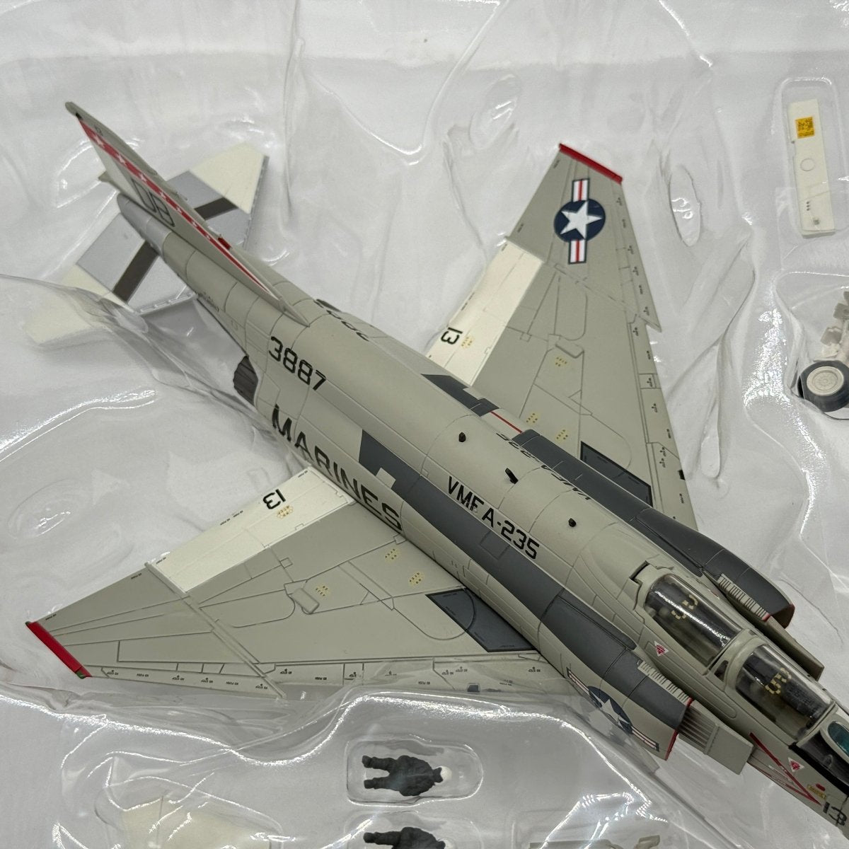 Hobby Master HA19024 1:72 McDonnell Douglas F-4J Phantom II USMC VMFA-235 Death Angels DB13 153887 1972 - Hobby Master