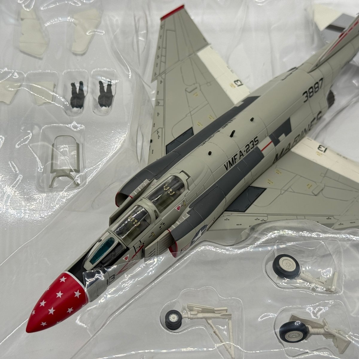 Hobby Master HA19024 1:72 McDonnell Douglas F-4J Phantom II USMC VMFA-235 Death Angels DB13 153887 1972 - Hobby Master
