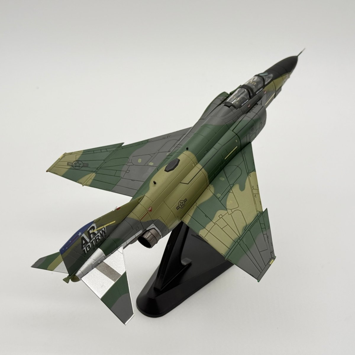 Hobby Master HA1958 1:72 McDonnell Douglas RF-4C Phantom II USAF 10th TRW 1st TRS 68-0657 Starize RAF Alconbury 1986 - Hobby Master