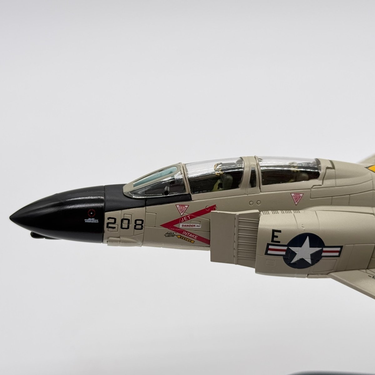 Hobby Master HA1968 1:72 McDonnell Douglas F-4B Phantom II US Navy VF-84 Jolly Rogers AG206 USS Independence Gulf of Tonkin 1965 - Hobby Master