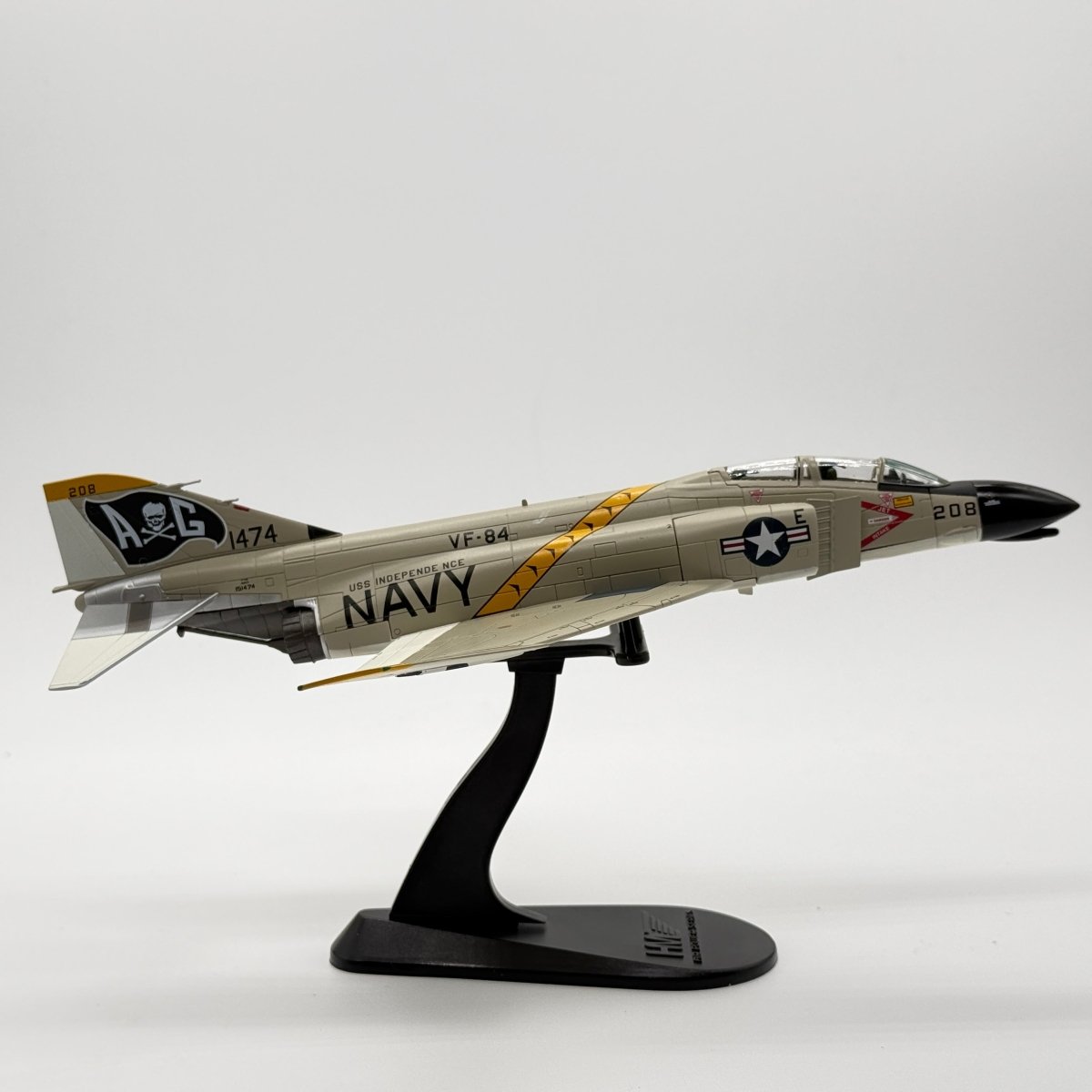 Hobby Master HA1968 1:72 McDonnell Douglas F-4B Phantom II US Navy VF-84 Jolly Rogers AG206 USS Independence Gulf of Tonkin 1965 - Hobby Master