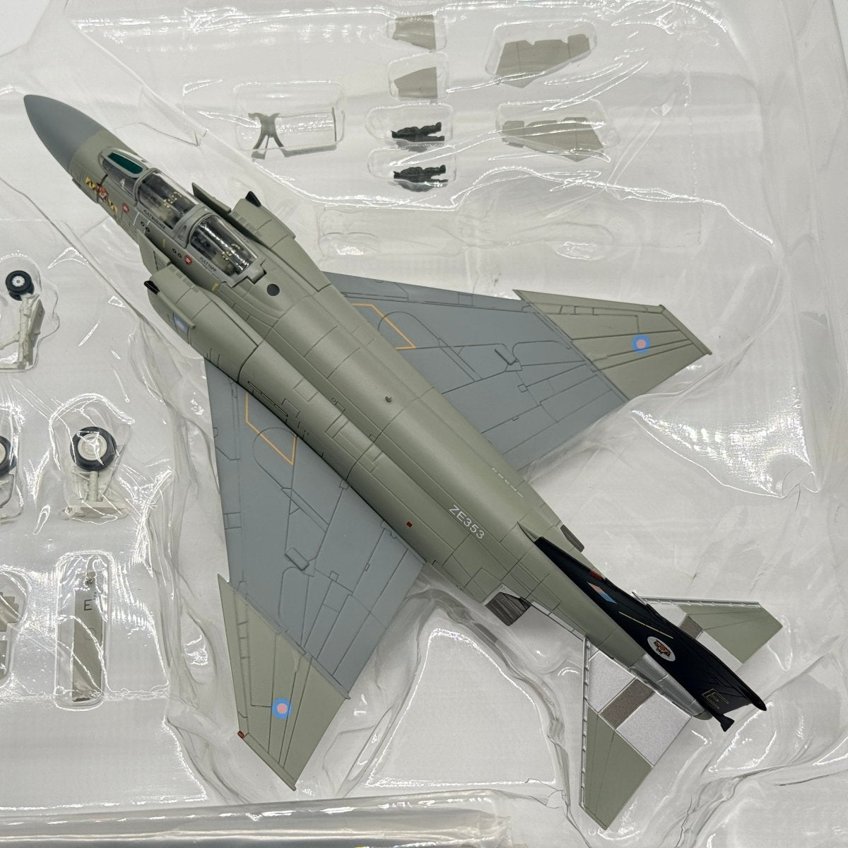 Hobby Master HA1985 1:72 F - 4J Phantom ZE353 74 Sqn RAF Wattisham 1990 - Hobby Master