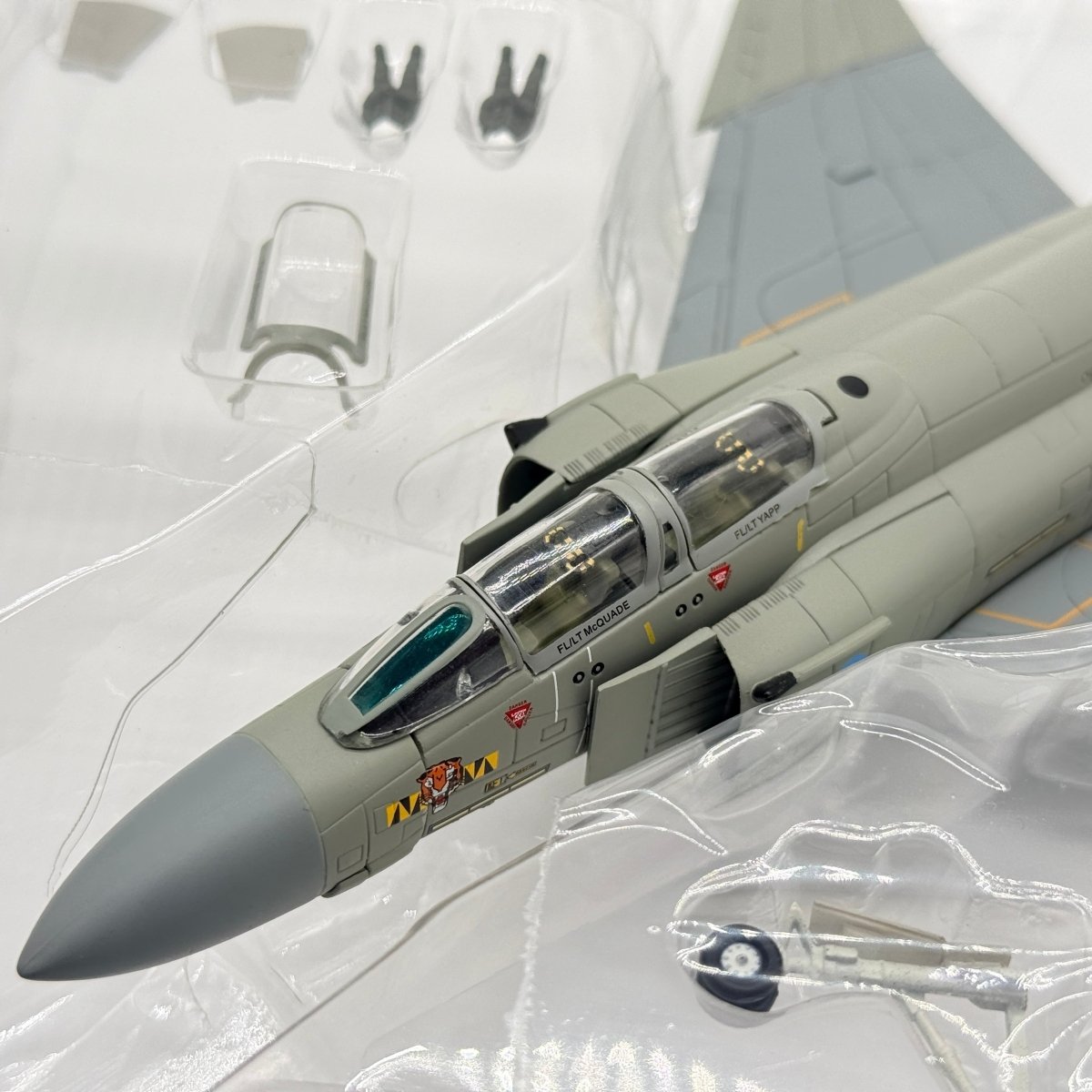 Hobby Master HA1985 1:72 F - 4J Phantom ZE353 74 Sqn RAF Wattisham 1990 - Hobby Master