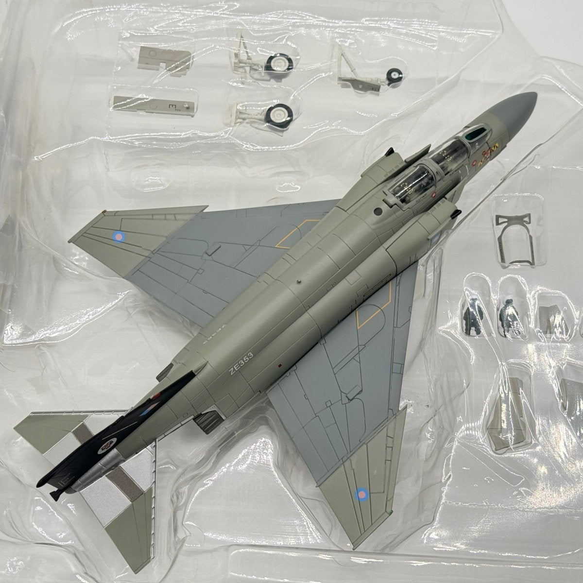 Hobby Master HA1985 1:72 F - 4J Phantom ZE353 74 Sqn RAF Wattisham 1990 - Hobby Master