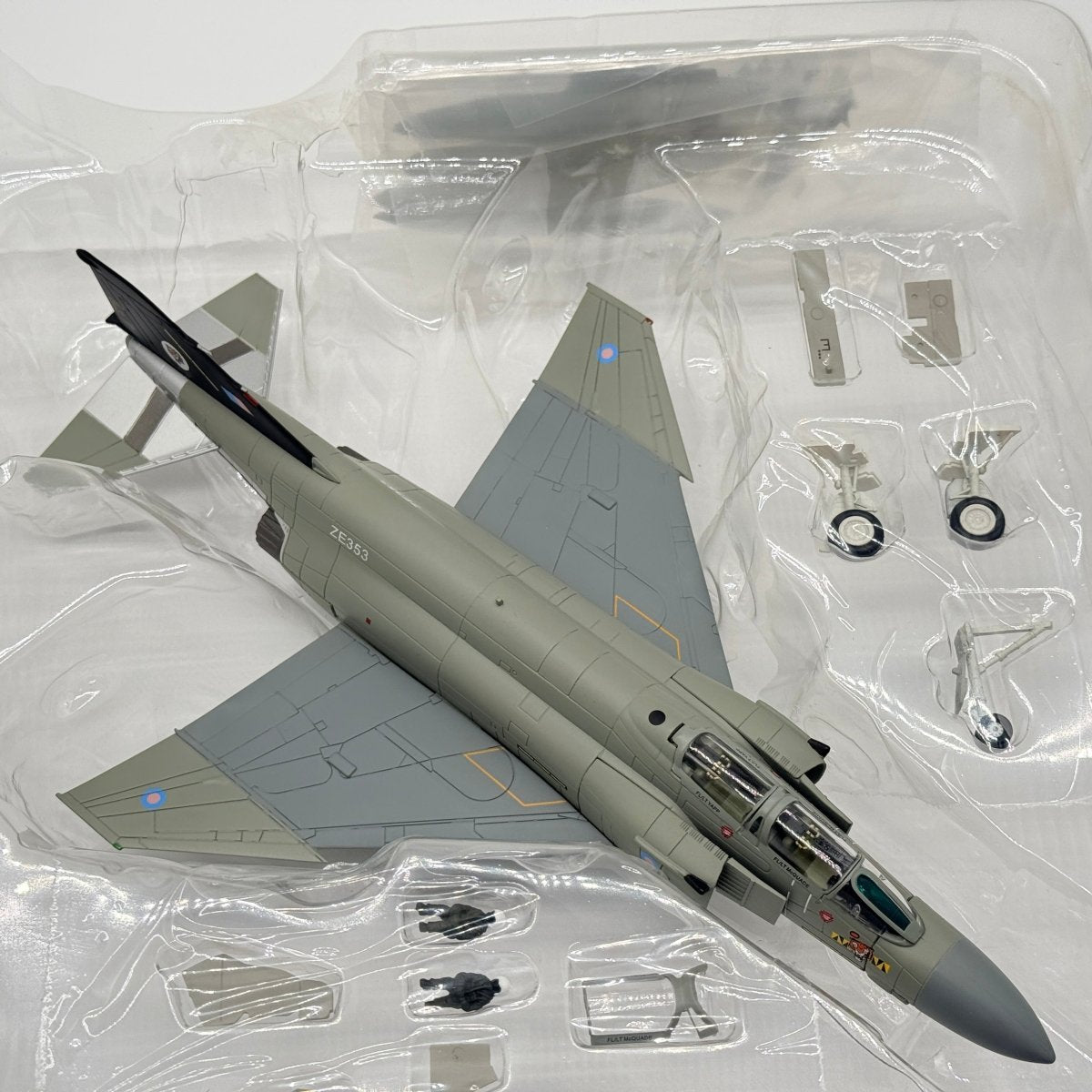 Hobby Master HA1985 1:72 F - 4J Phantom ZE353 74 Sqn RAF Wattisham 1990 - Hobby Master