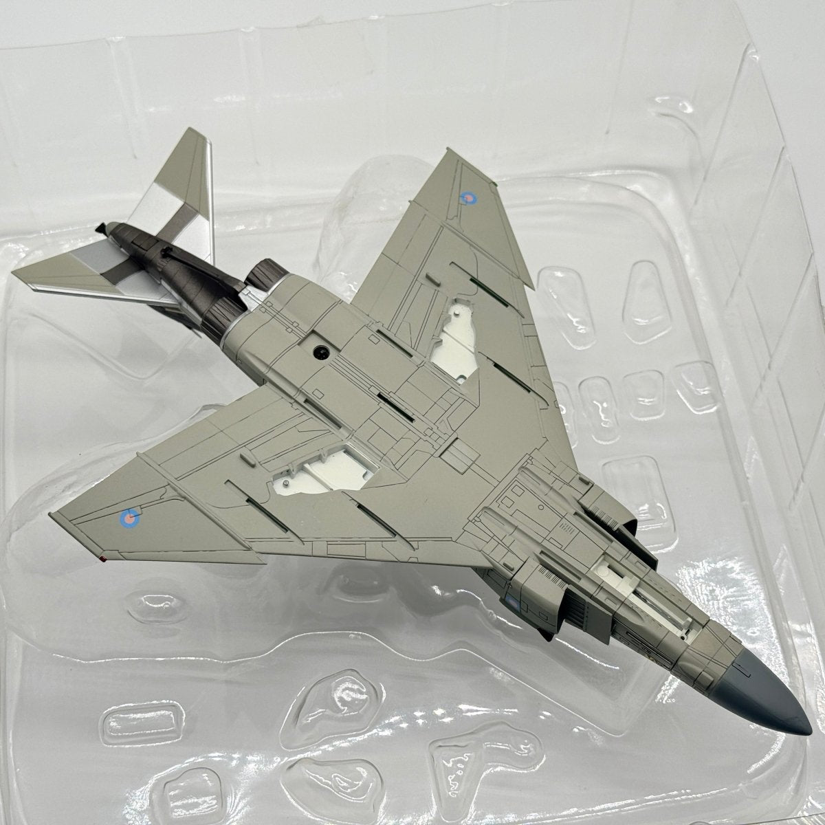 Hobby Master HA1985 1:72 F - 4J Phantom ZE353 74 Sqn RAF Wattisham 1990 - Hobby Master