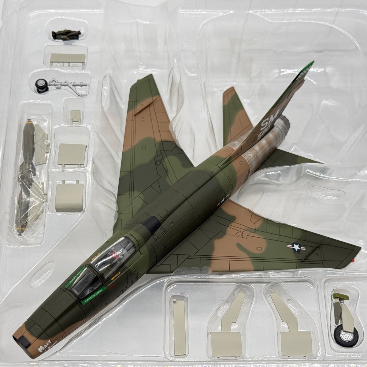 Hobby Master HA2102 1:72 F - 100D Super Sabre Tuy Hoa - Hobby Master