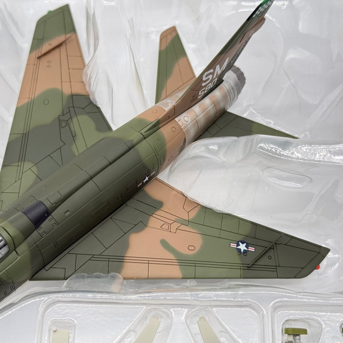 Hobby Master HA2102 1:72 F - 100D Super Sabre Tuy Hoa - Hobby Master