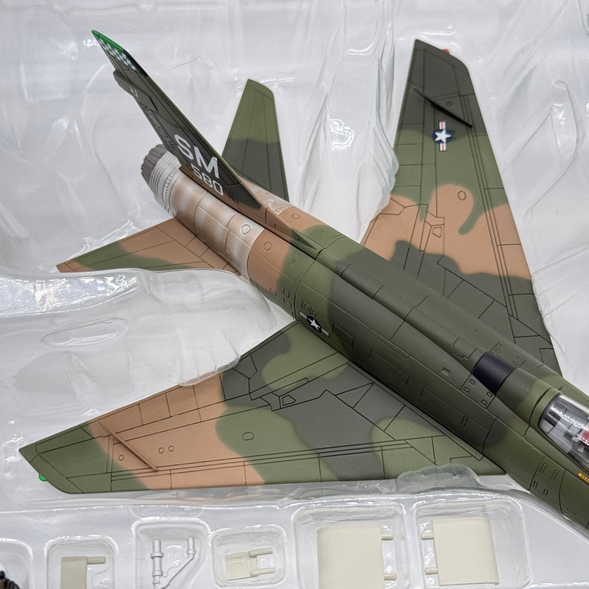Hobby Master HA2102 1:72 F - 100D Super Sabre Tuy Hoa - Hobby Master
