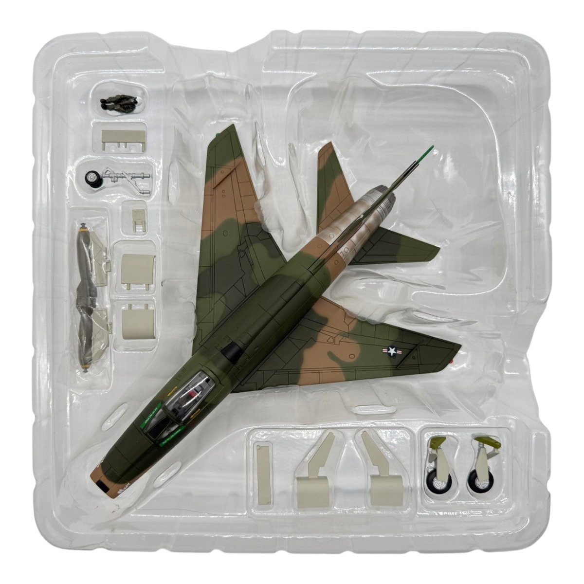 Hobby Master HA2102 1:72 F - 100D Super Sabre Tuy Hoa - Hobby Master