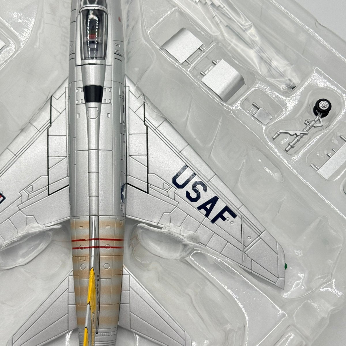 Hobby Master HA2120a 1:72 F - 100D Super Sabre, Joe Engle, 31st TFW, George AFB - Hobby Master