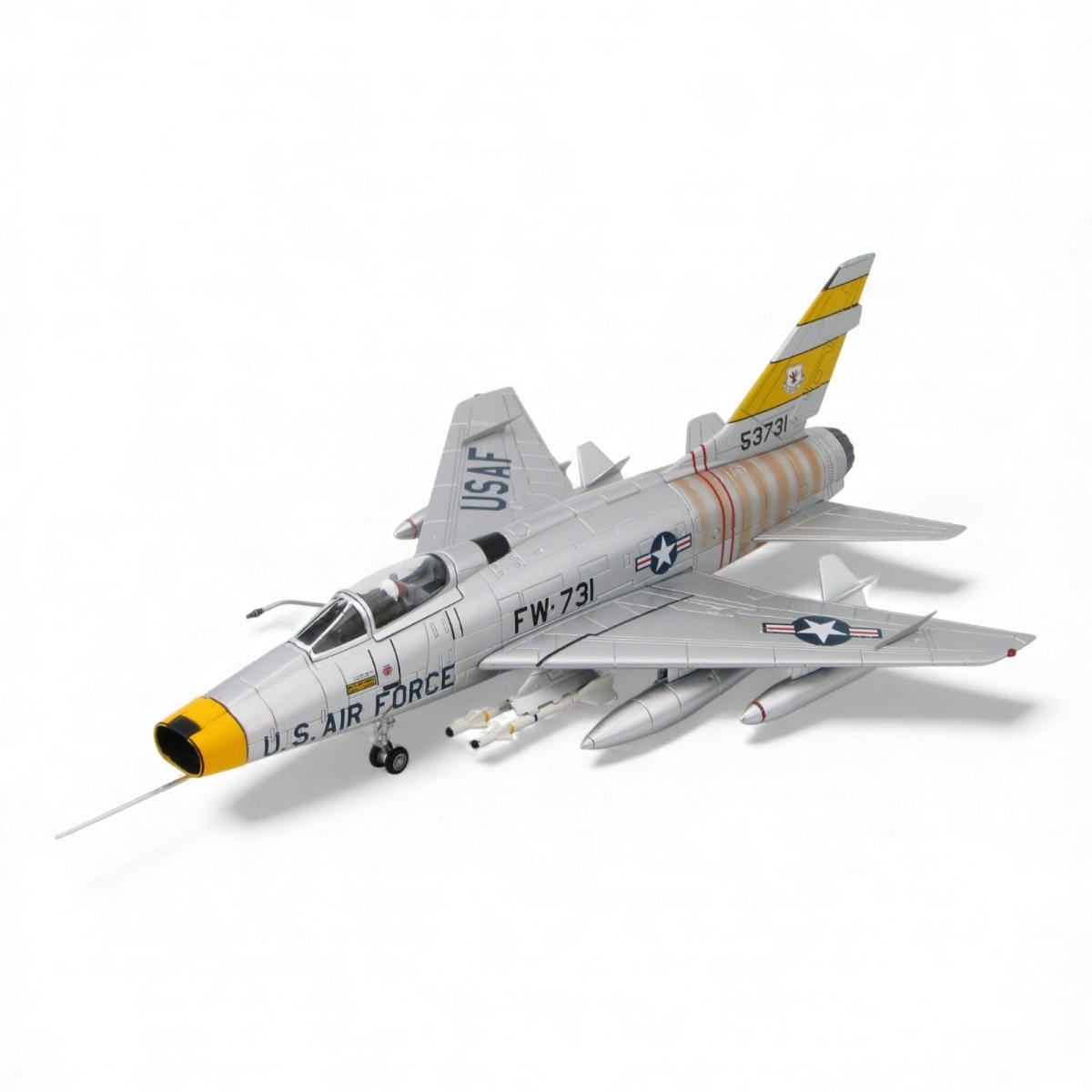 Hobby Master HA2120a 1:72 F - 100D Super Sabre, Joe Engle, 31st TFW, George AFB - Hobby Master