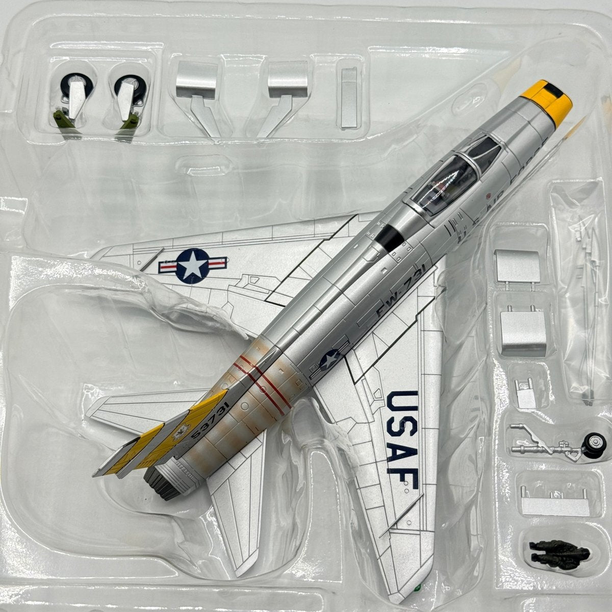 Hobby Master HA2120a 1:72 F - 100D Super Sabre, Joe Engle, 31st TFW, George AFB - Hobby Master