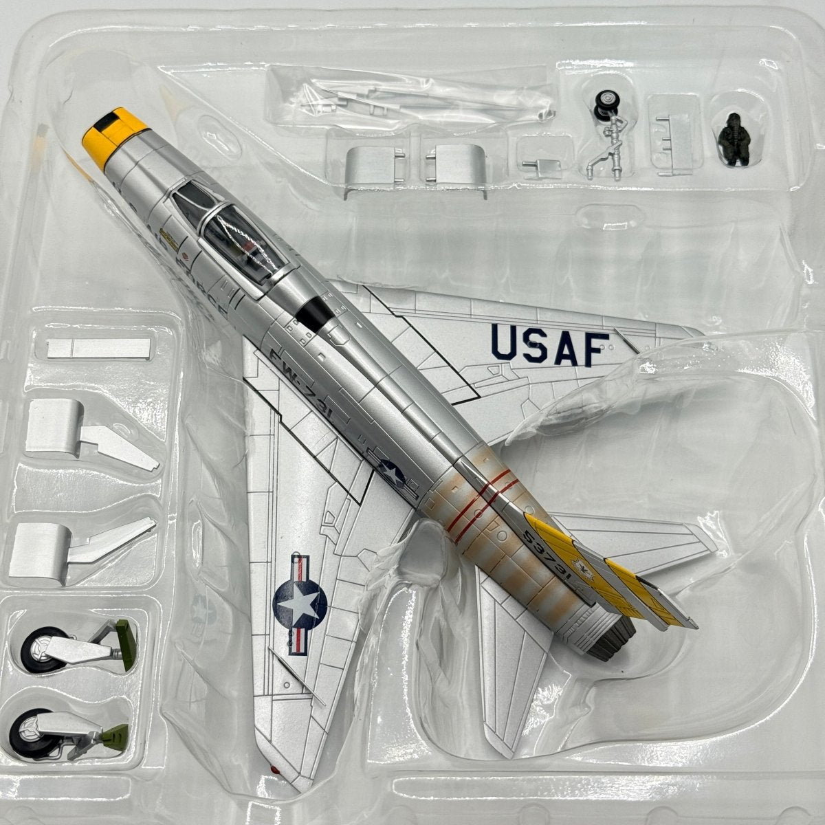 Hobby Master HA2120a 1:72 F - 100D Super Sabre, Joe Engle, 31st TFW, George AFB - Hobby Master