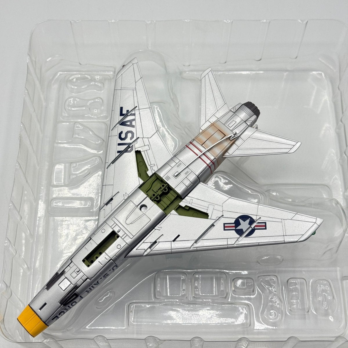 Hobby Master HA2120a 1:72 F - 100D Super Sabre, Joe Engle, 31st TFW, George AFB - Hobby Master