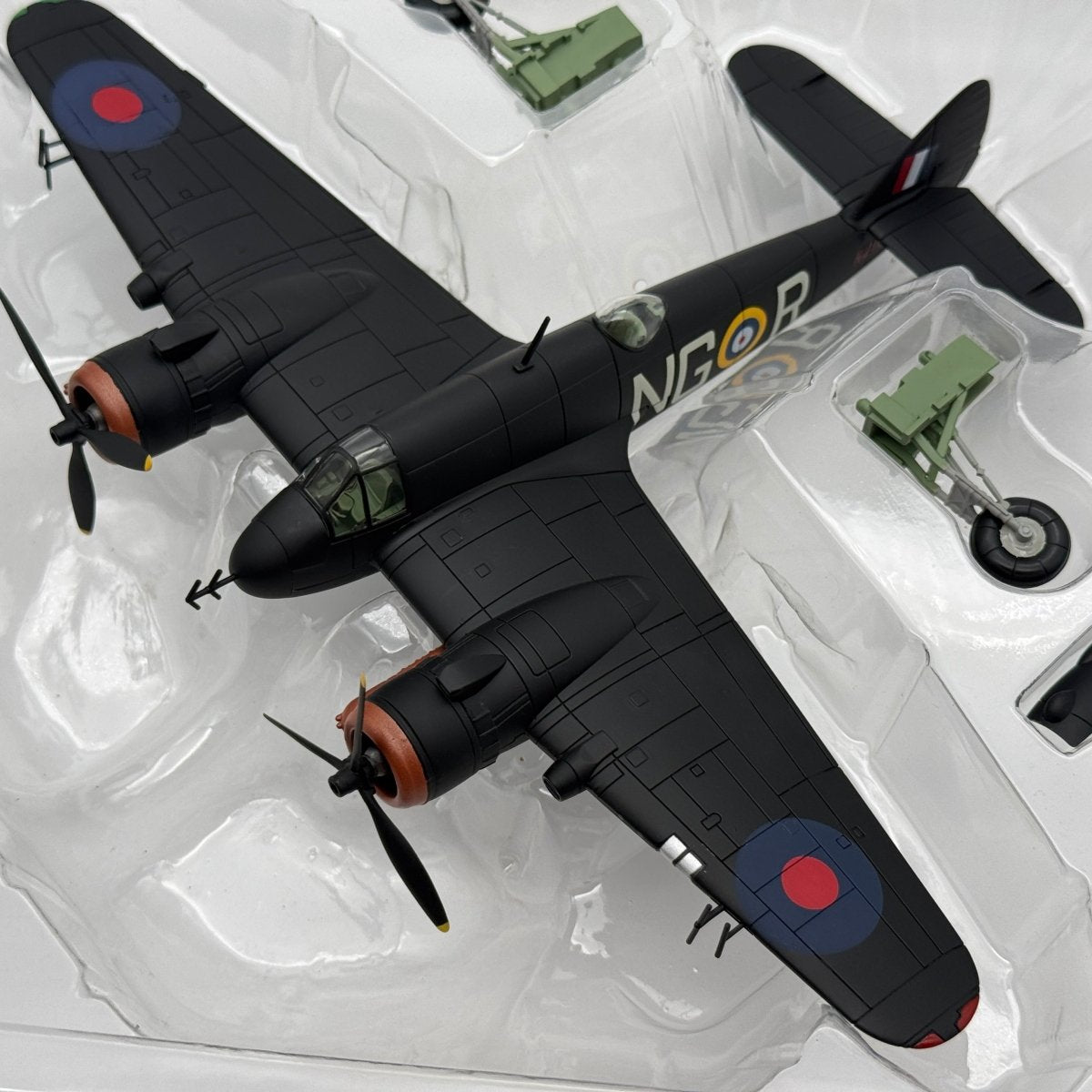Hobby Master HA2302 1:72 Beaufighter Mk IF R2101 NG-R John Cunningham 1940 - Hobby Master