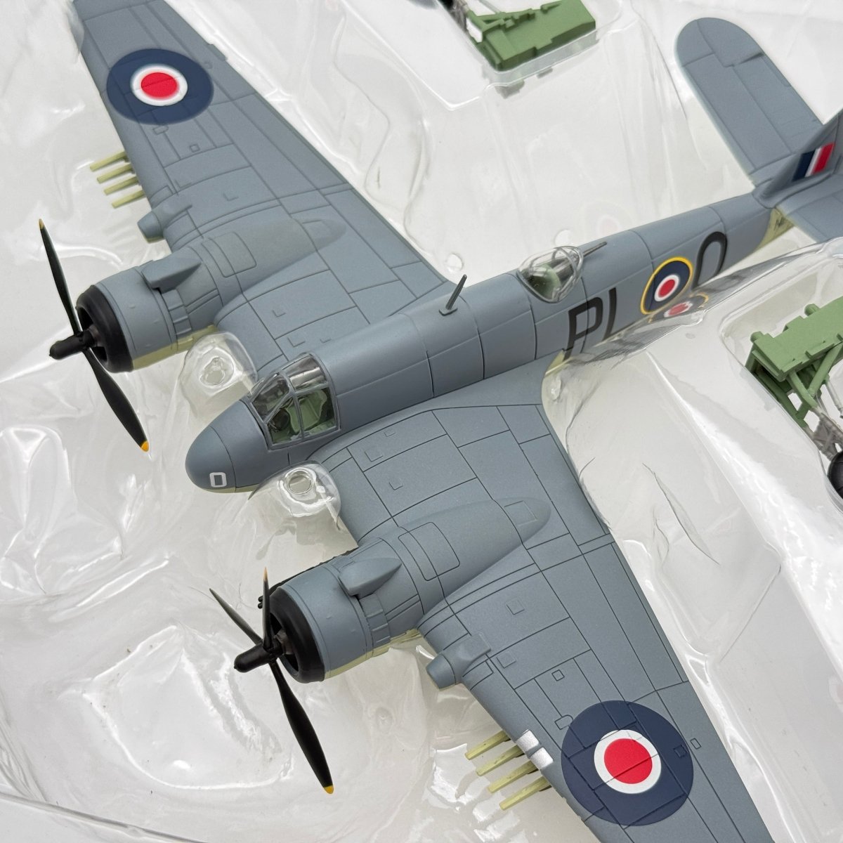 Hobby Master HA2316 1:72 Beaufighter TF.X NE831 PL-O 144 Sqn Banff 1945 - Hobby Master