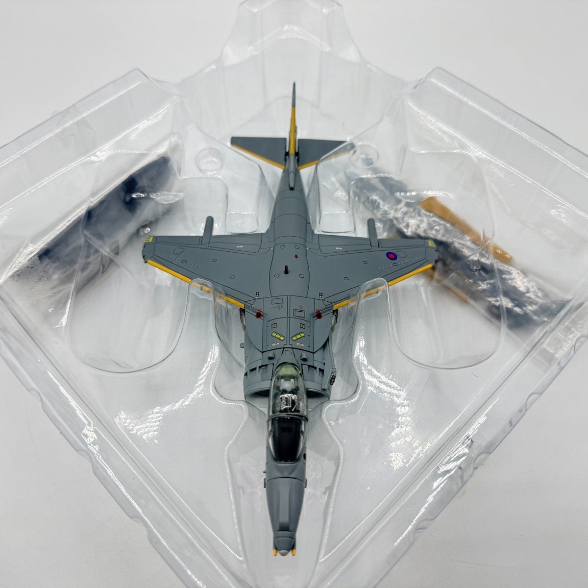Hobby Master HA2623 1:72 Harrier GR7A ZD404 Lucy Operation Herrick Kandahar 2006 - Hobby Master