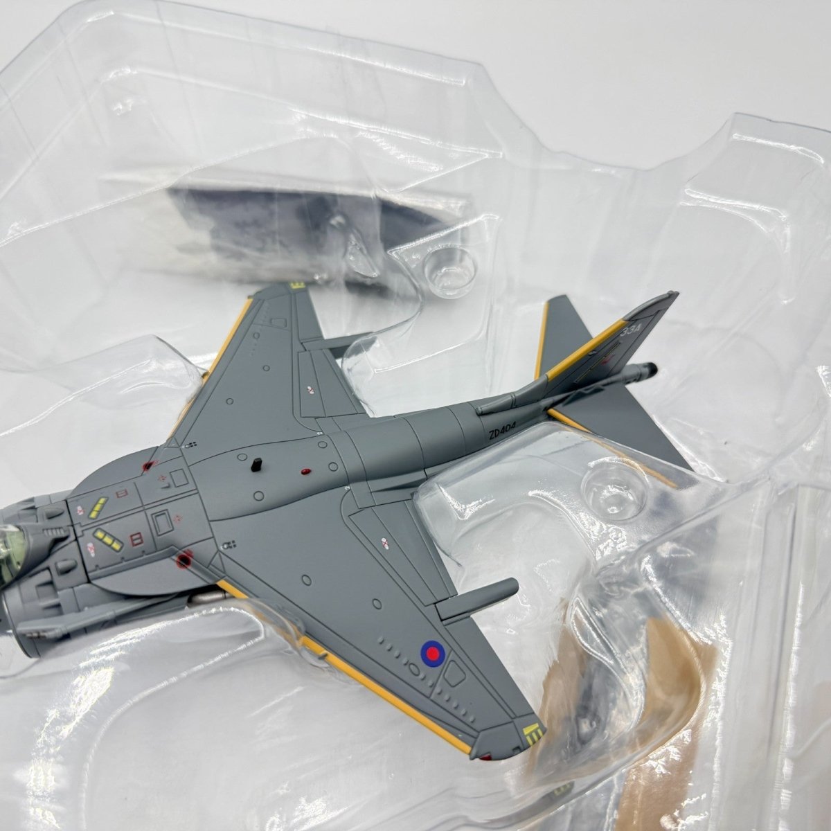Hobby Master HA2623 1:72 Harrier GR7A ZD404 Lucy Operation Herrick Kandahar 2006 - Hobby Master