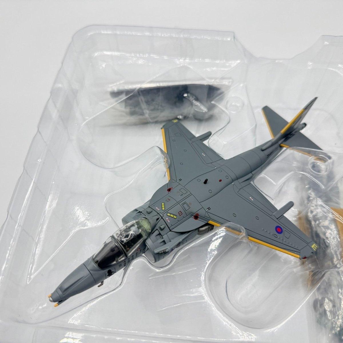 Hobby Master HA2623 1:72 Harrier GR7A ZD404 Lucy Operation Herrick Kandahar 2006 - Hobby Master
