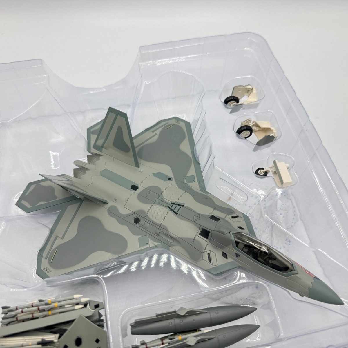 Hobby Master HA2811B 1:72 F - 22A Raptor 91 - 001 Spirit of America USAF Edwards AFB - Hobby Master