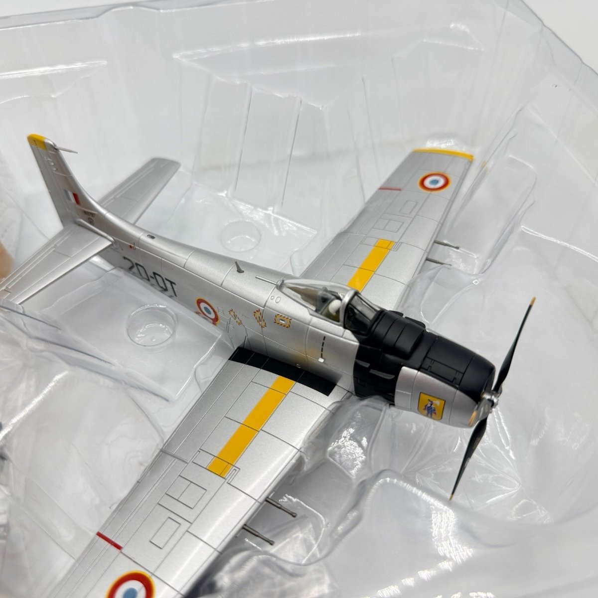 Hobby Master HA2916 1:72 Douglas AD - 4 Skyraider EC 2/20 Ouarsenis Algeria 1960s - Hobby Master