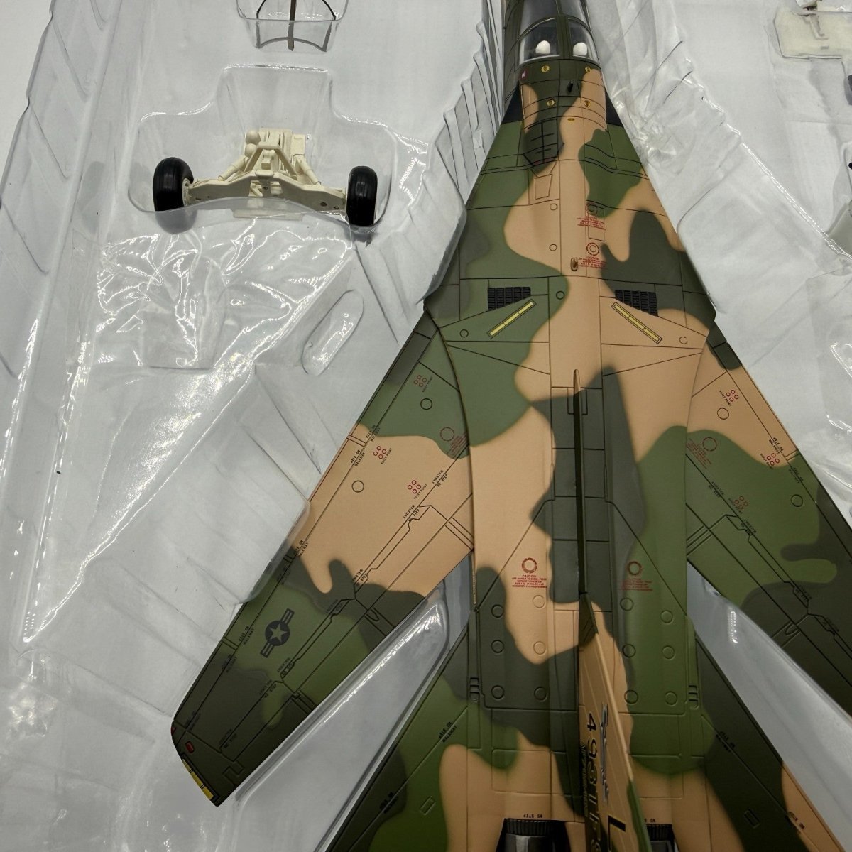 Hobby Master HA3019 1:72 F - 111F Aardvark USAF 493rd TFS RAF Lakenheath - Hobby Master