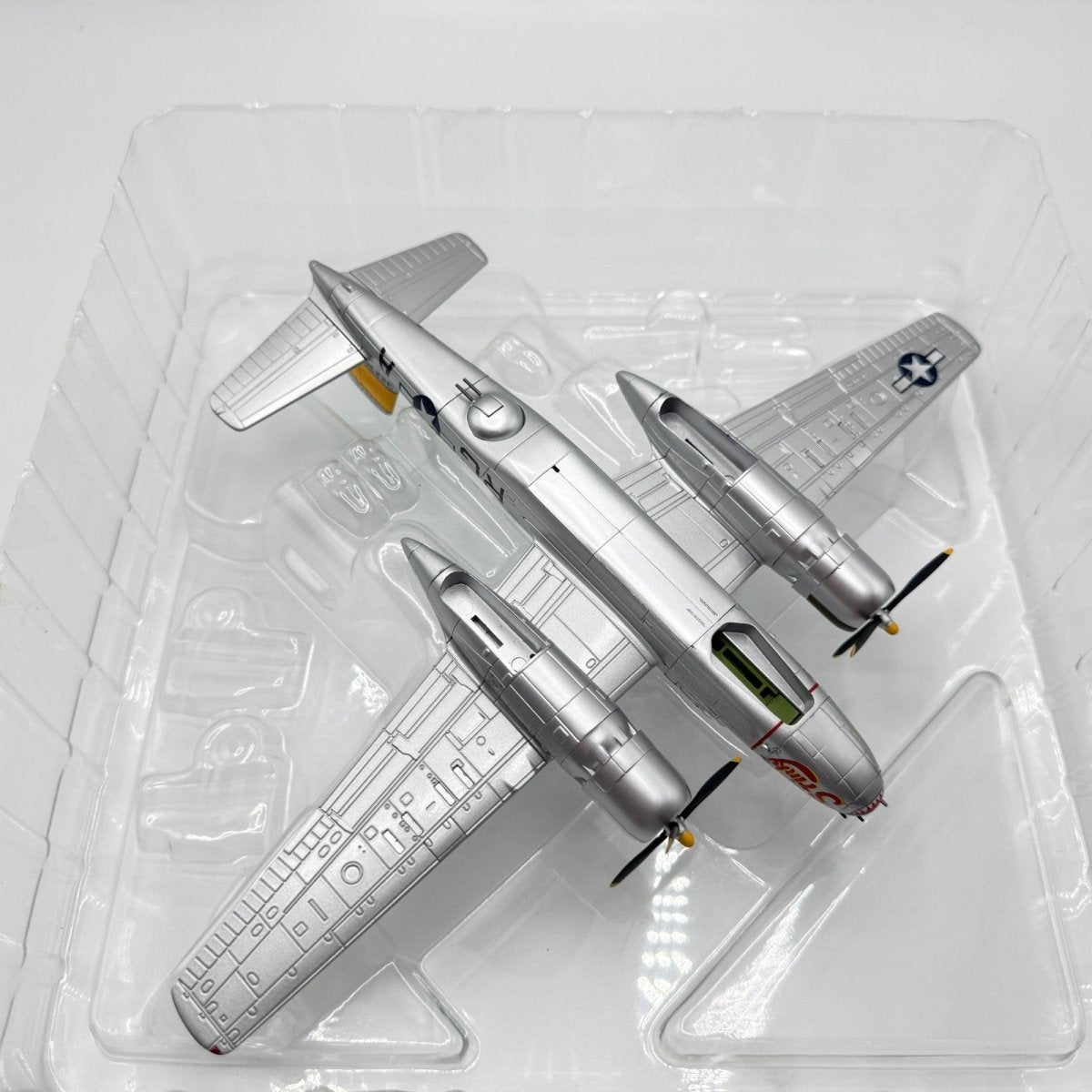 Hobby Master HA3201 1:72 A - 26B Invader "Stinky" 552nd BS 386th BG, France 1954 - Hobby Master